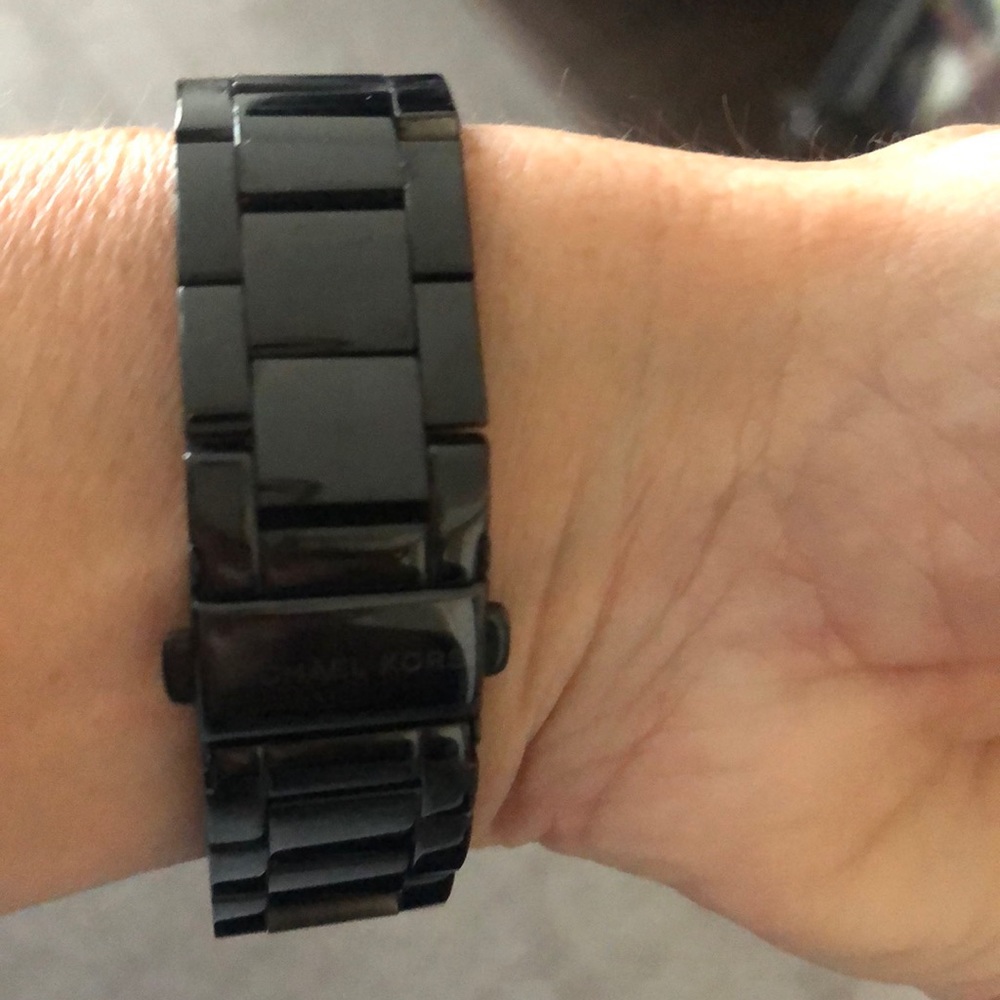 WATCH - Picture 2 of 2